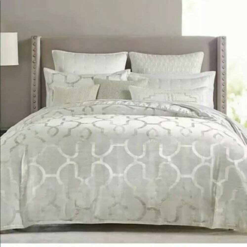 Hudson Park Nouveau King Quilted Ivory Pillow Sham 20 X 36 Retail $140 nwt